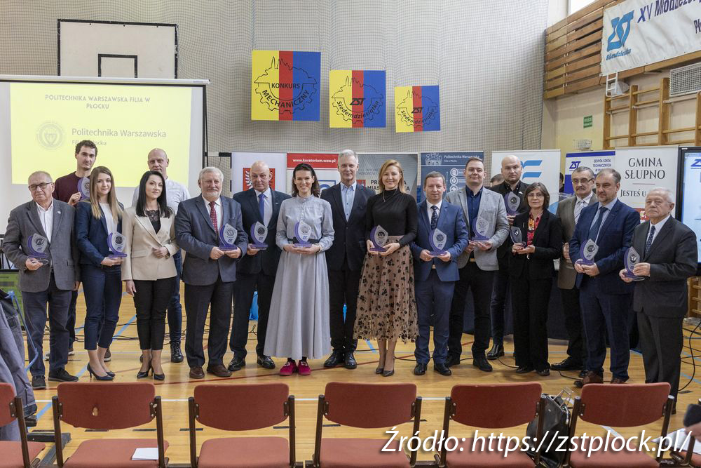 Zdjęcie pamiątkowe sponsorów XV OKM