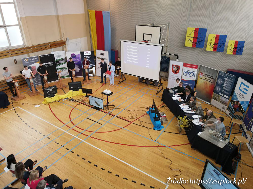Uczestnicy XV Ogólnopolskiego Konkursu Mechanicznego podczas rywalizacji